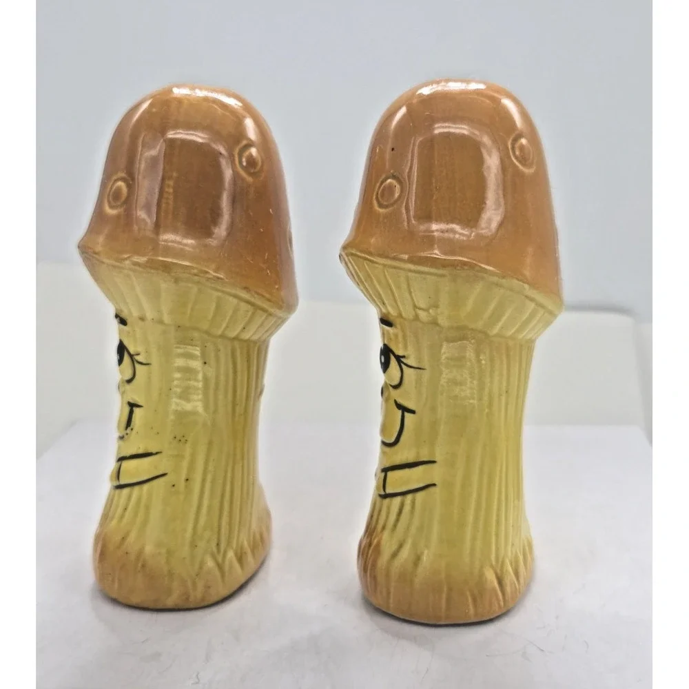 Vintage MCM Japan Mushroom Salt & Pepper Shakers with Stoppers Anthropomorphic